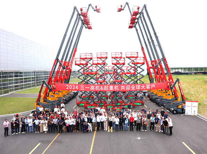 一百分翻譯服務(wù)助力“全球大客戶峰會(huì)”:多語(yǔ)種接力同傳,確保會(huì)議無(wú)縫溝通 一百分翻譯服務(wù)助力“全球大客戶峰會(huì)”:多語(yǔ)種接力同傳,確保會(huì)議無(wú)縫溝通